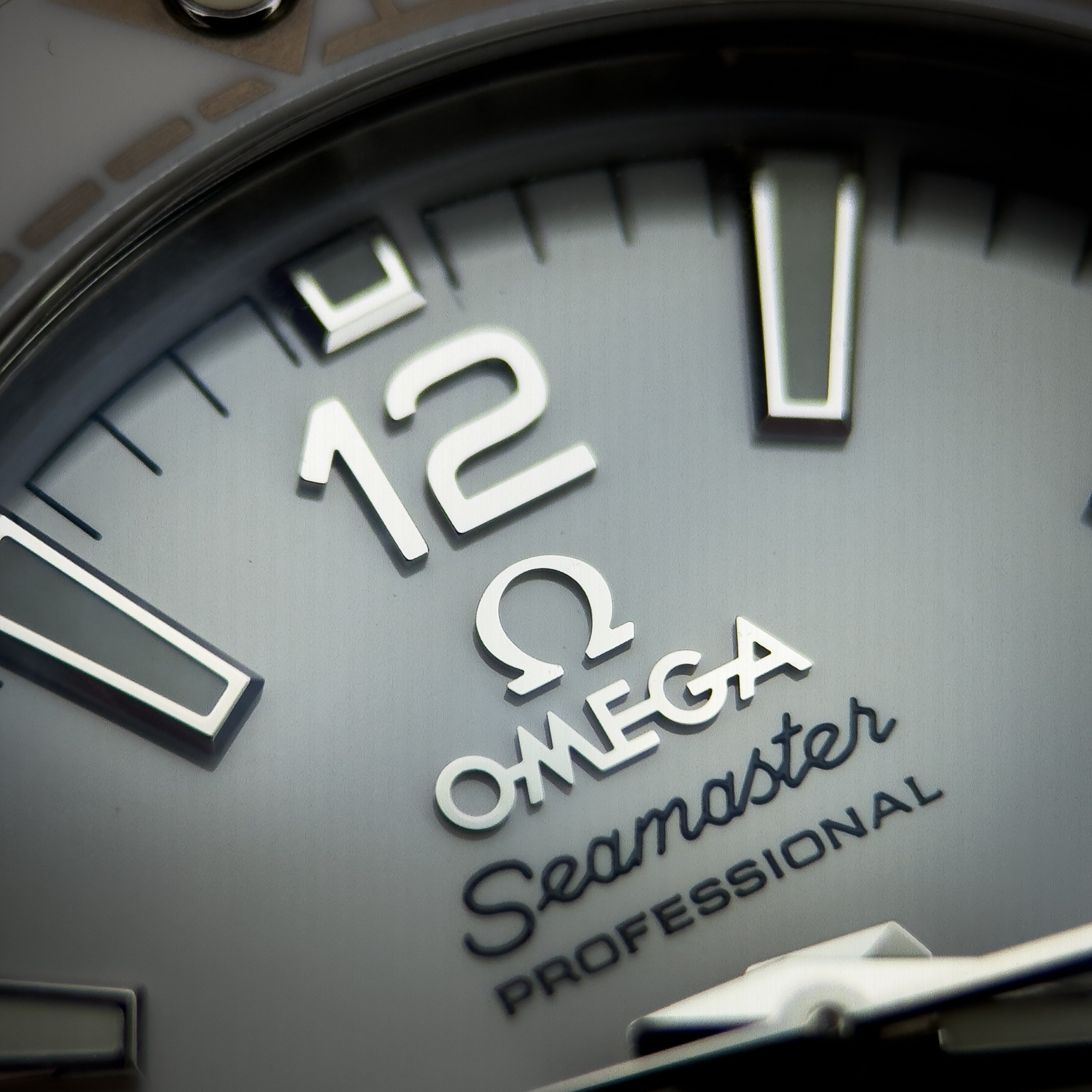 Omega - Seamaster Planet Ocean 600M – 215.33.40.20.04.001